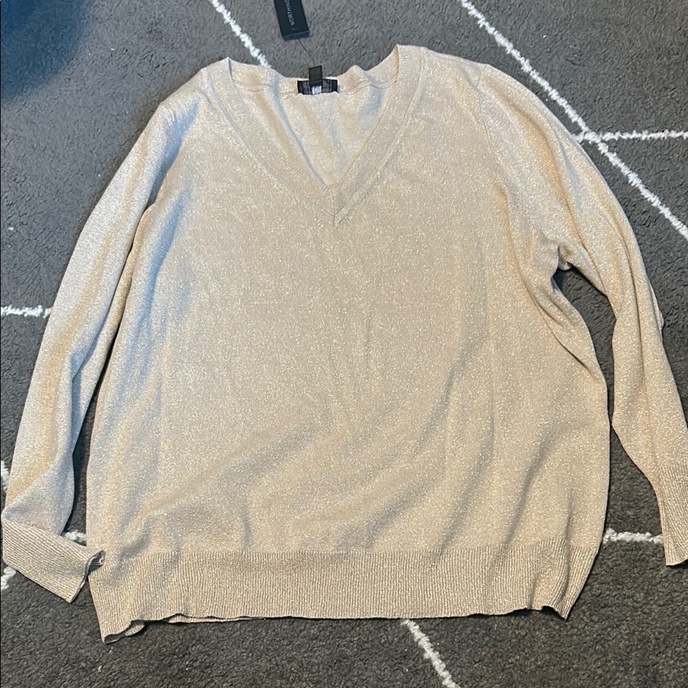NWT Worthington Cream/gold shimmer V-Neck lightweight Sweater